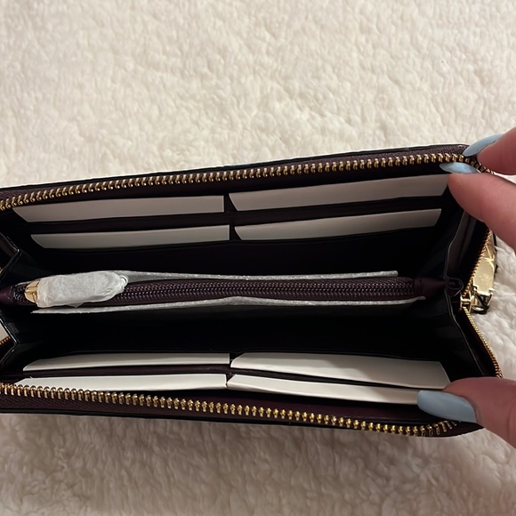 Victoria Secret - Wallet and change purse - eggplant - Picture 4 of 8